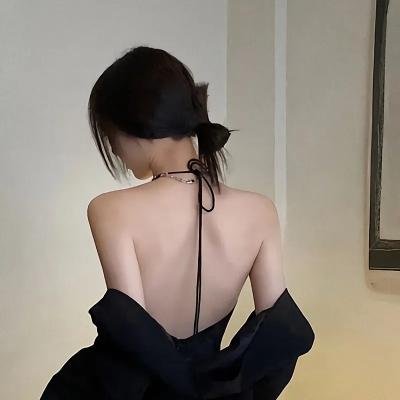 楼下的女人和楼上的男人